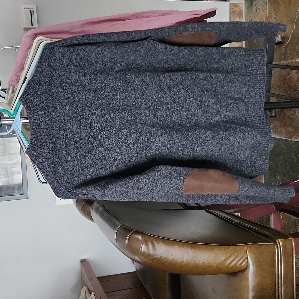 sweater - Picture 2 of 5